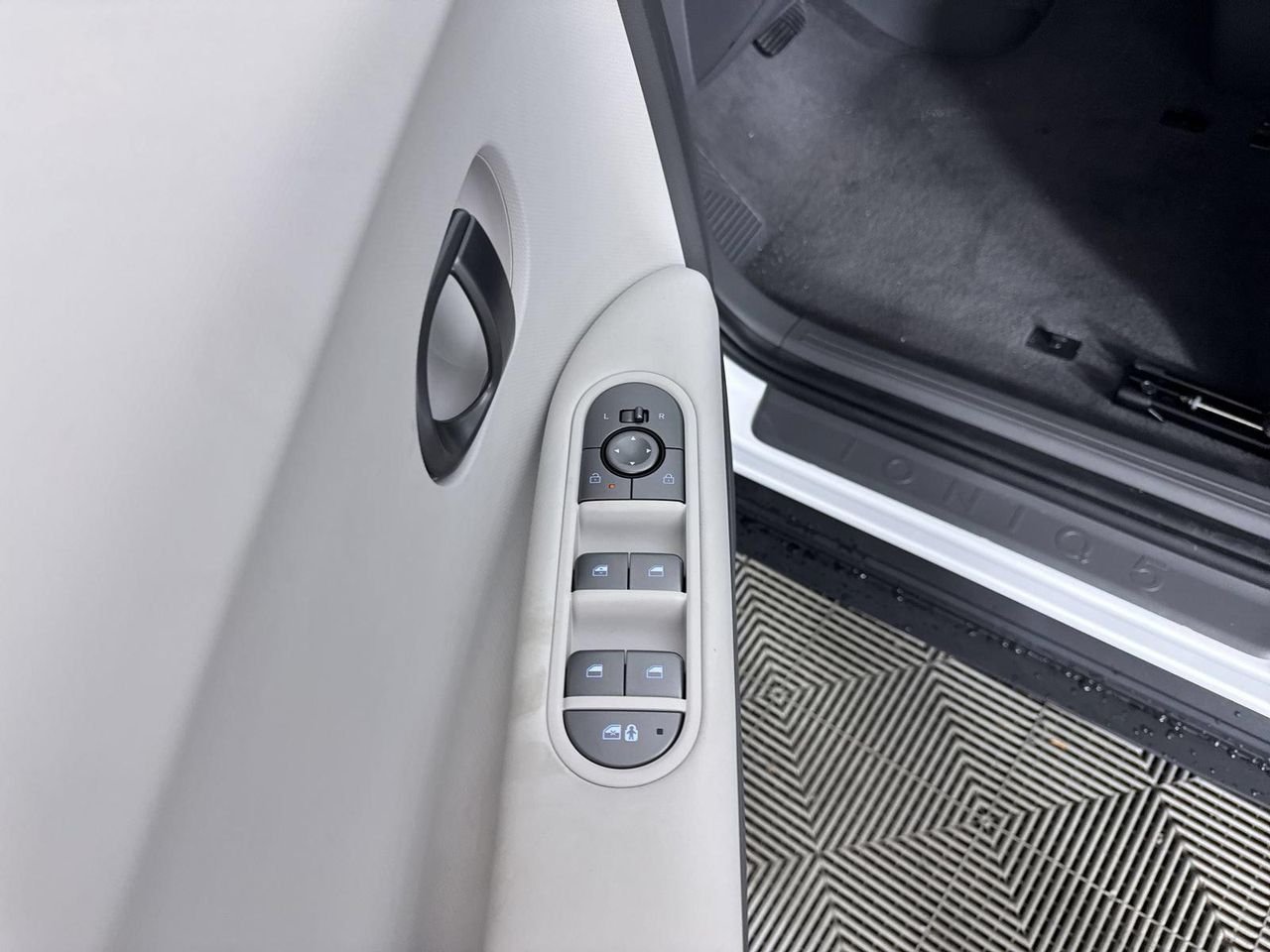 New 2026 Atlas White Hyundai SE image 25