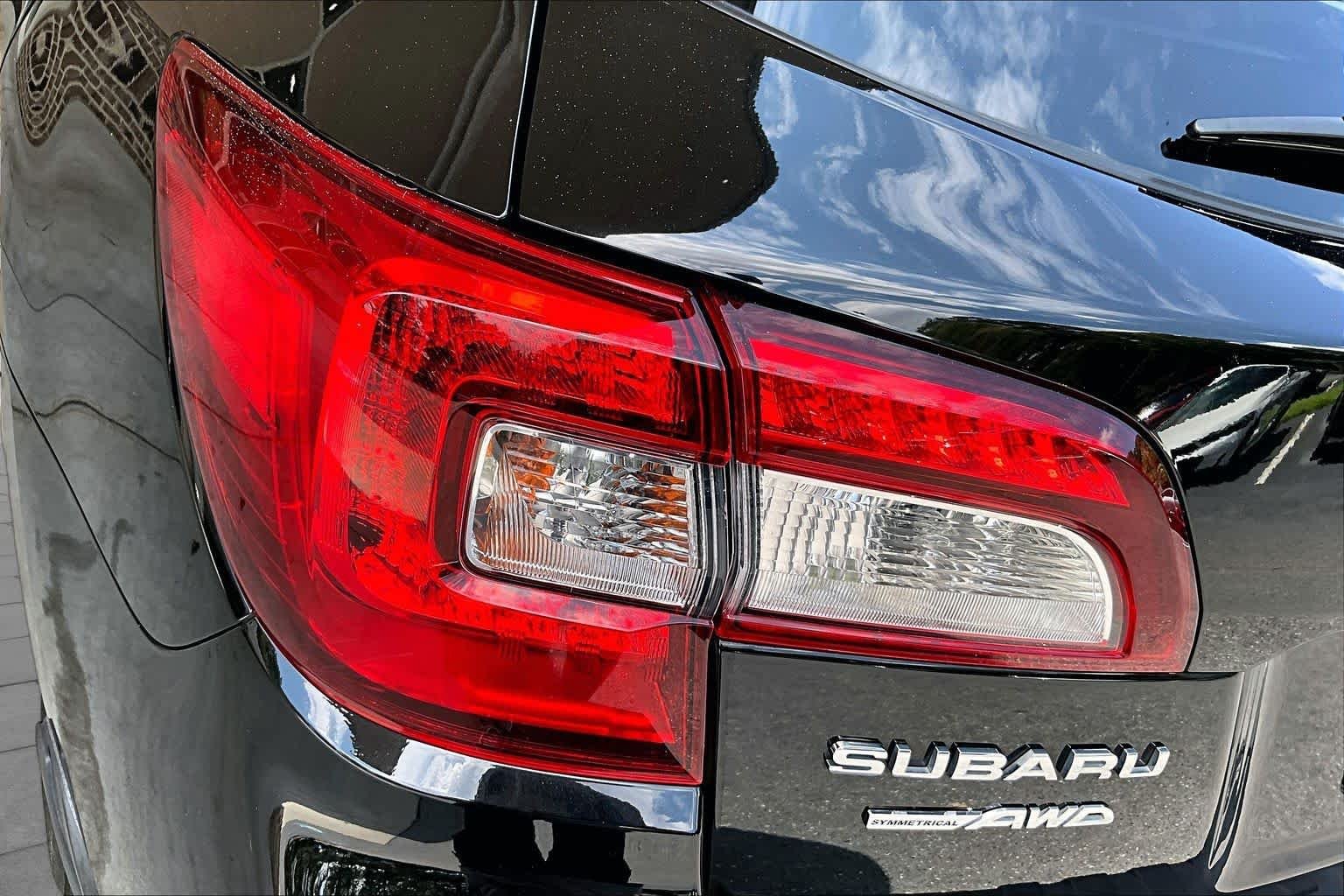 Used 2019 Crystal Black Silica Subaru Limited image 29