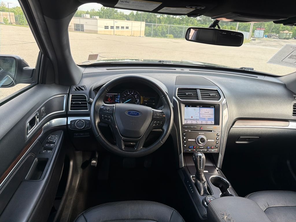 Used 2018 Gray Ford Limited image 17
