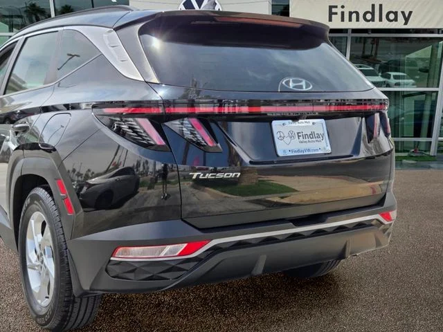 Used 2022 Black Hyundai SEL image 5