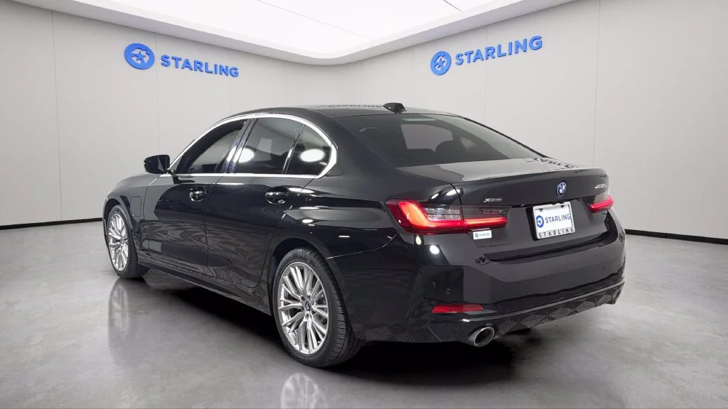 2024 BMW 3 Series 330e - Photo 6