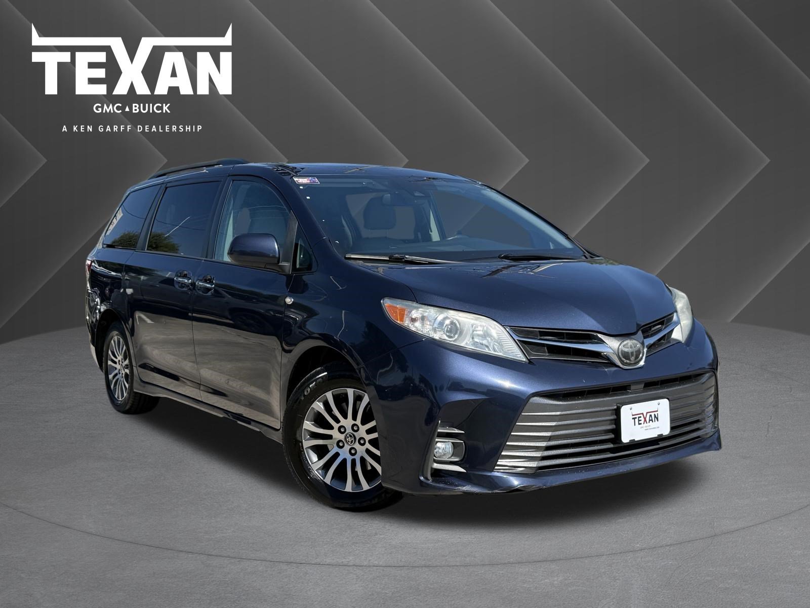 2020 Toyota Sienna XLE