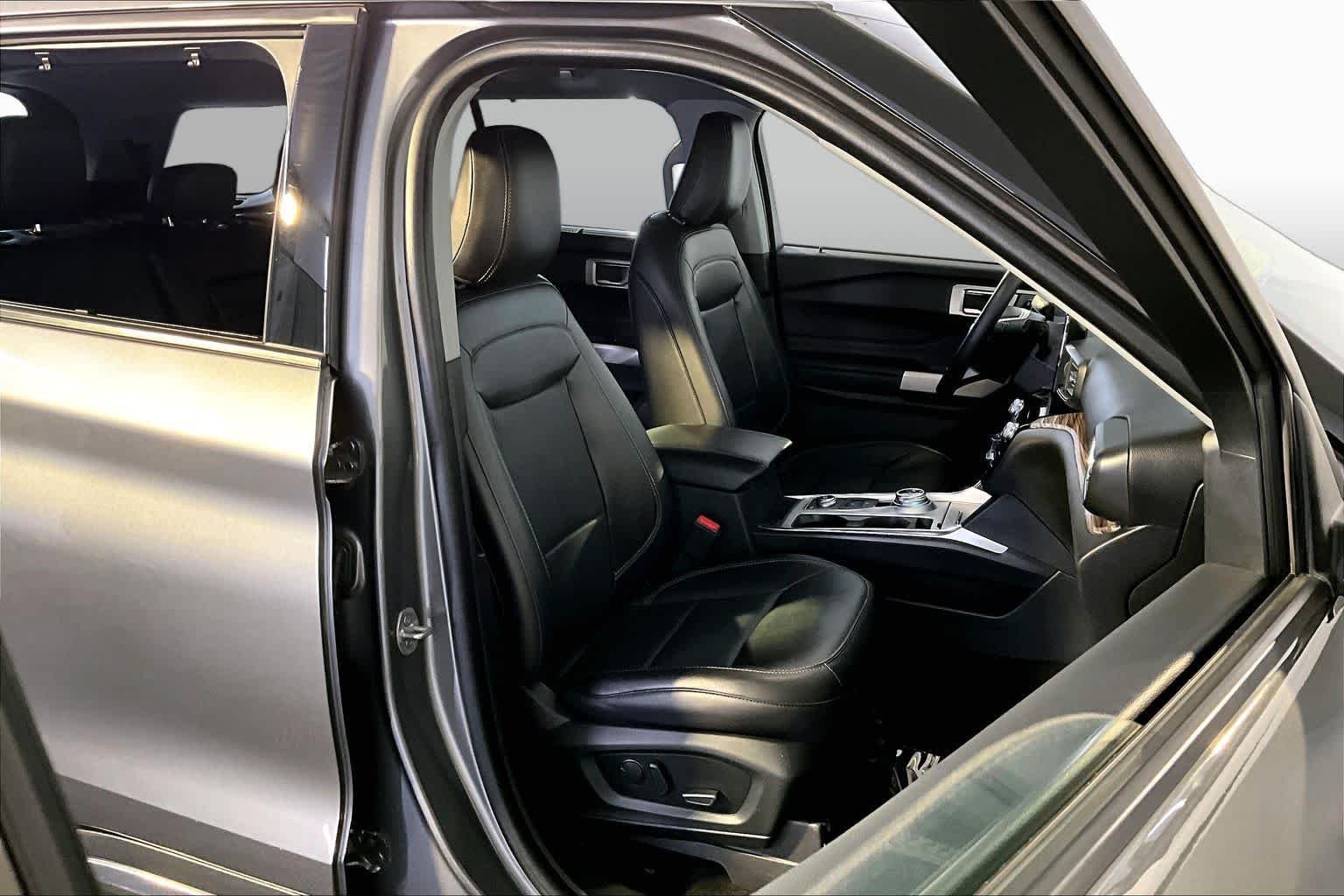 Used 2022 Carbonized Gray Ford Limited image 8