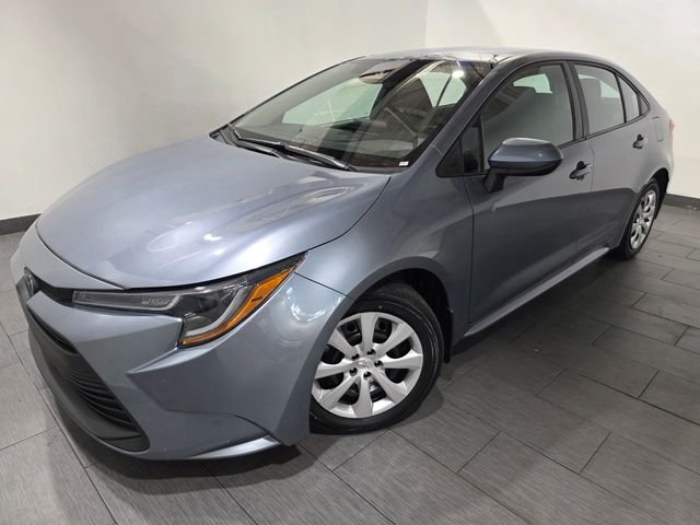 Used 2024  Toyota LE image 1