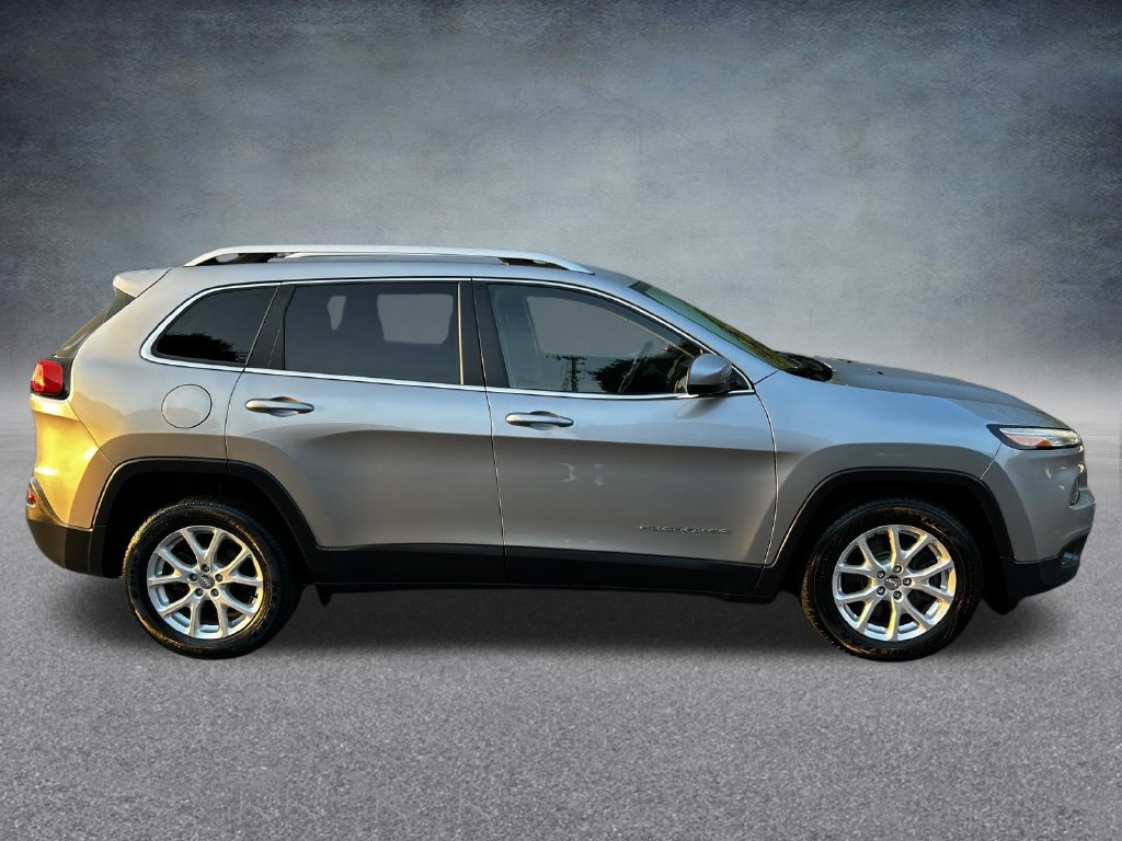 Used 2017 Billet Silver Metallic Jeep Latitude image 26