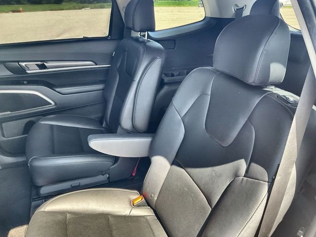 Used 2023 Ebony Black Kia S image 31