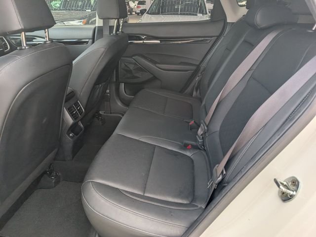 Used 2022 White Kia EX image 27
