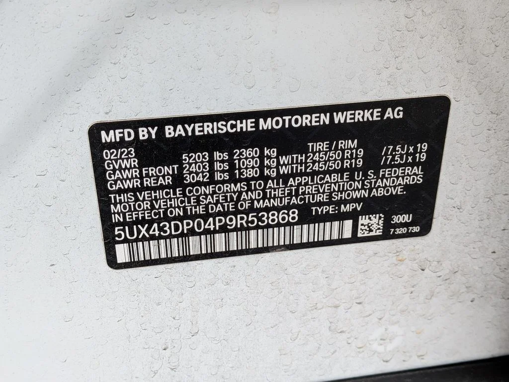 Used 2023 White BMW sDrive30i image 25