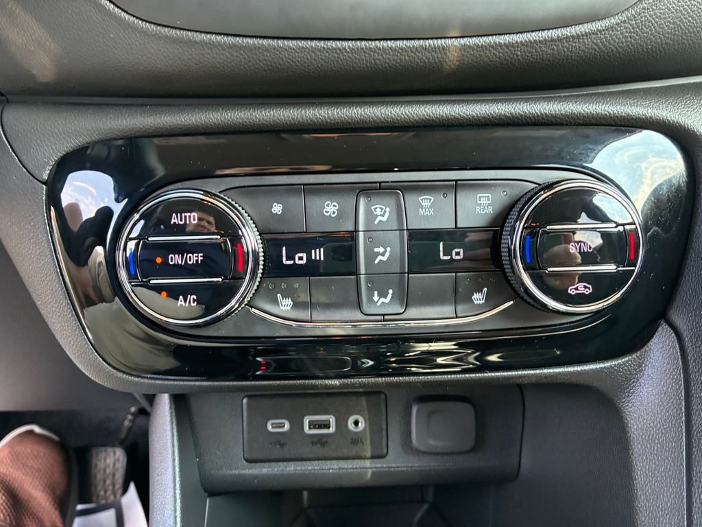 Used 2023 Gray Buick Select image 15