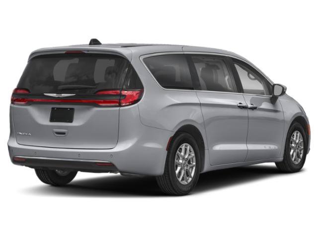 Used 2023 Silver Mist Clearcoat Chrysler Touring L image 2