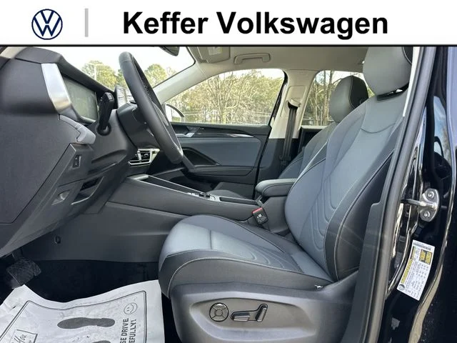 New 2026 Black Volkswagen 2.0T SE image 12