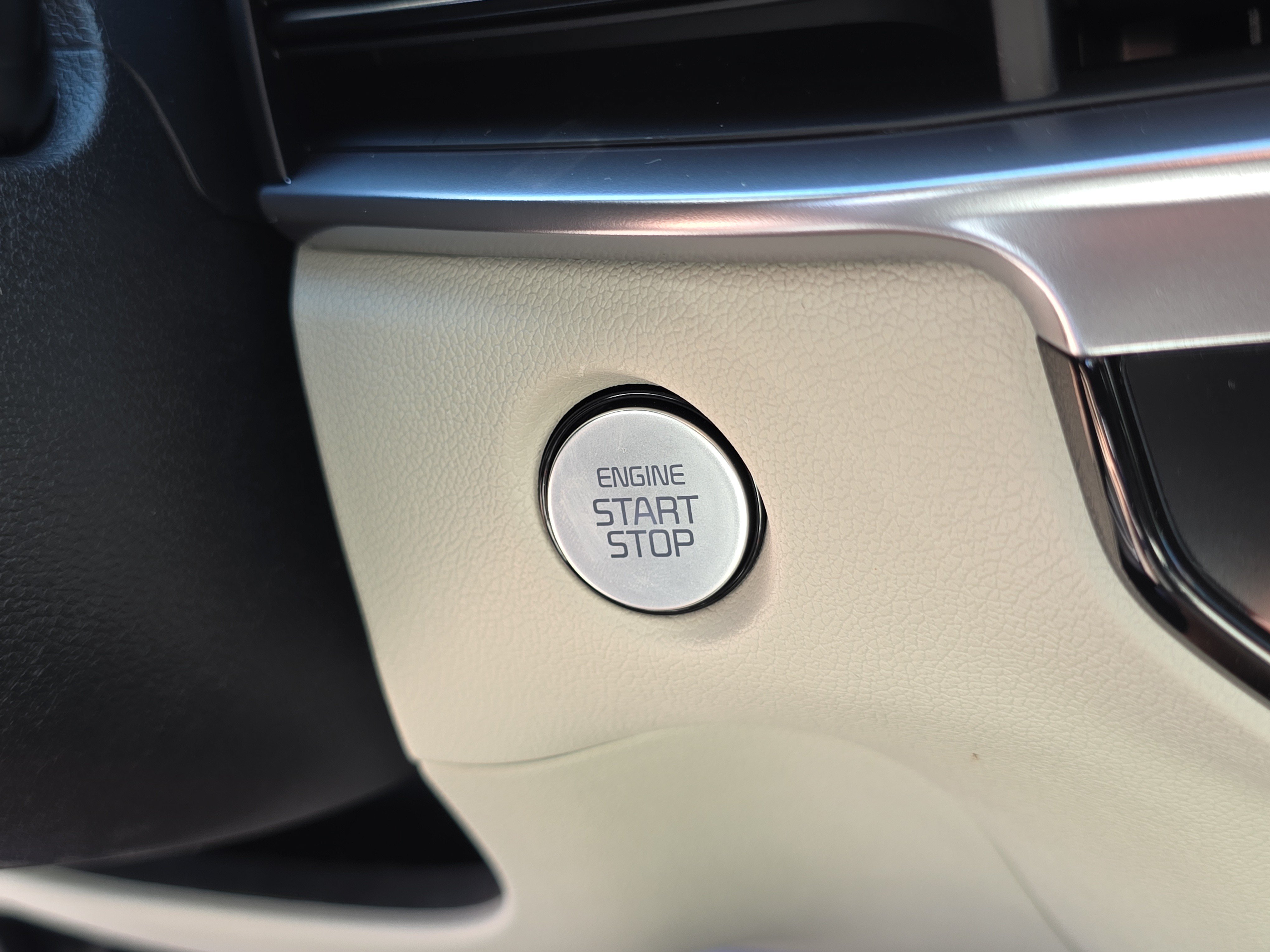 New 2026 Snow White Pearl Kia EX AWD image 28