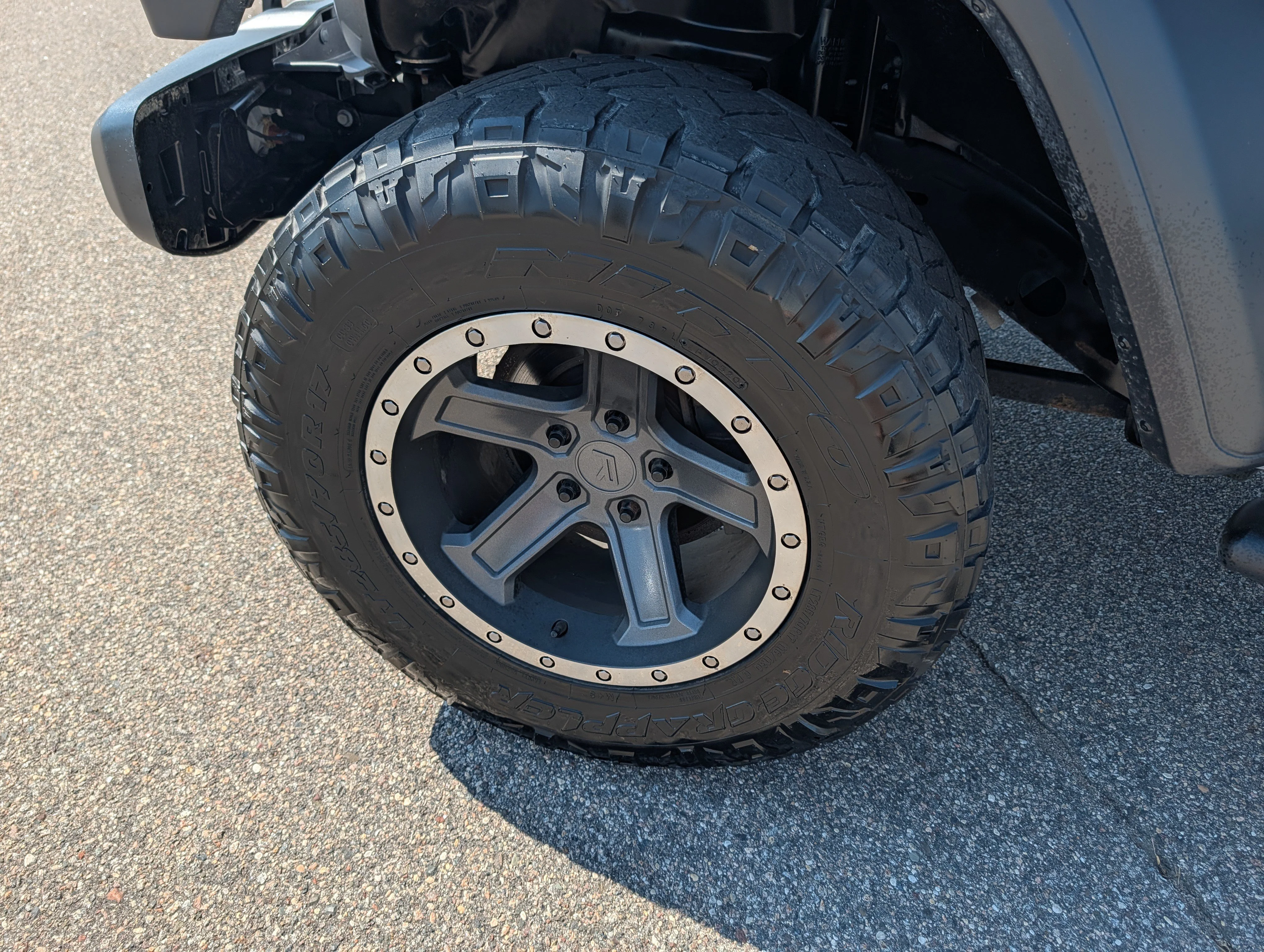 Used 2020 Billet Silver Metallic Clearcoat Jeep Sport S image 15