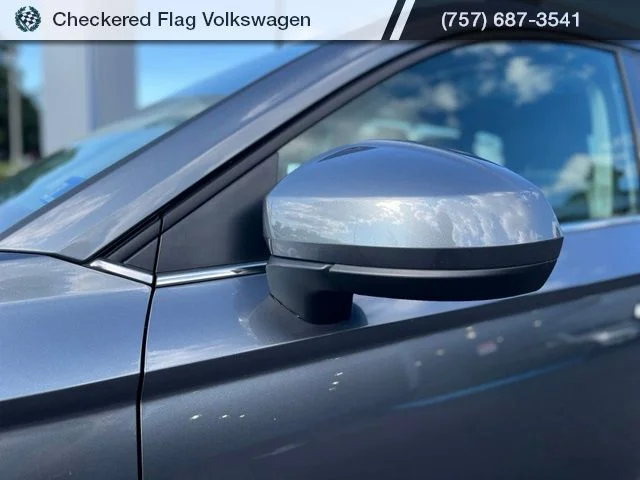 Used 2025 Platinum Gray Metallic Volkswagen 1.5T SE image 2