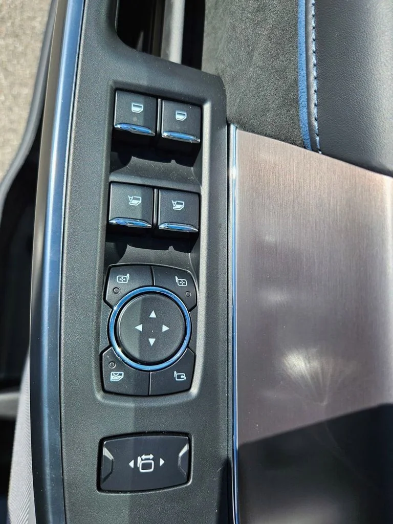 2026 Ford F-350 Super Duty Platinum - Photo 11