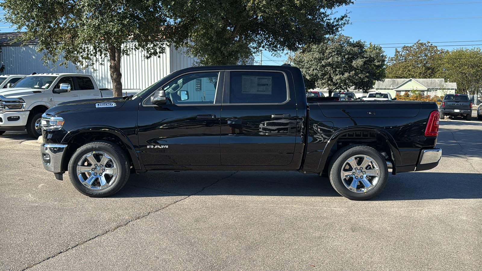 New 2026 Diamond Black Crystal Pearl-Coat Exterior Paint RAM Big Horn image 2