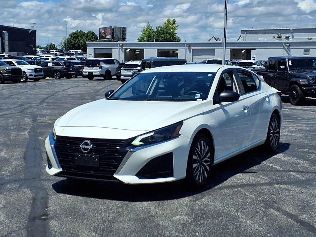 Used 2024 Nissan Altima SV with VIN 1N4BL4DV9RN412744 for sale in Kansas City