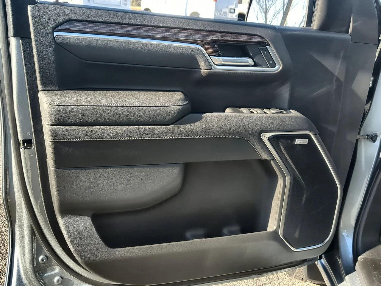 New 2026 Sterling Metallic GMC Elevation image 23