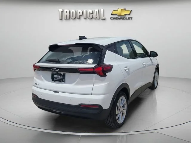 New 2027 Summit White Chevrolet LT image 3