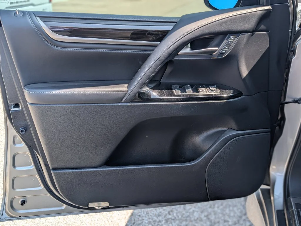 Used 2018 Silver Lexus 570 image 17