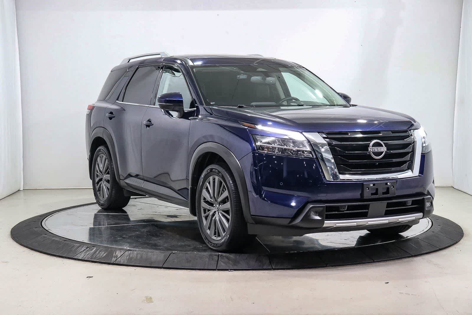 Used 2022 Deep Ocean Blue Pearl Nissan SL image 5