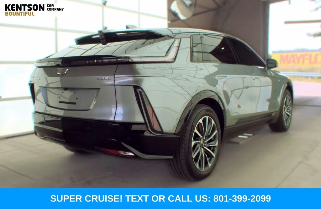Used 2024 Silver Cadillac Sport image 5