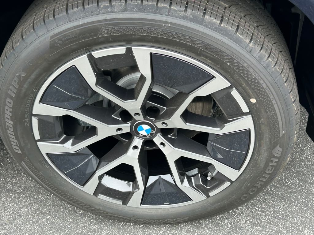 New 2026 Tanzanite Blue II Metallic BMW 30 xDrive image 3