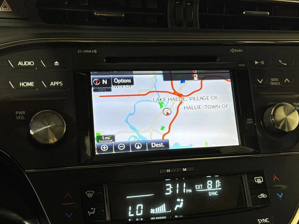 Used 2018 Gray Toyota XLE Premium image 21