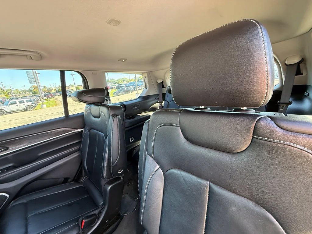 Used 2022 Black Jeep Limited image 24