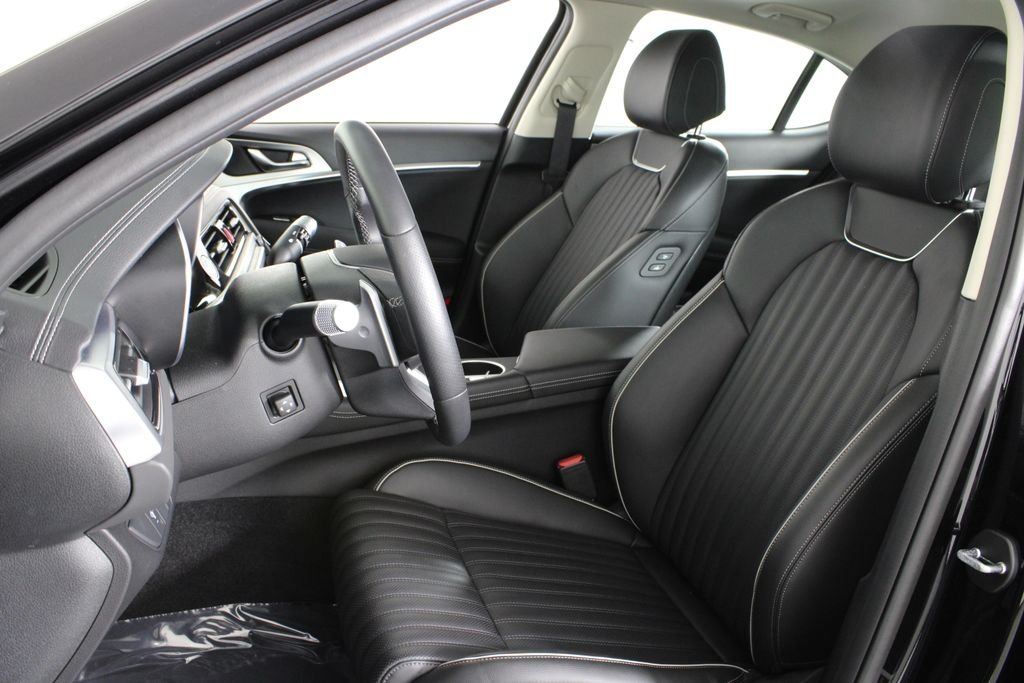 Used 2026 Black Genesis 2.5T Prestige image 18