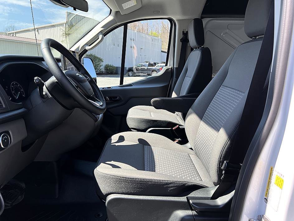 Used 2024 Oxford White Ford Base image 11