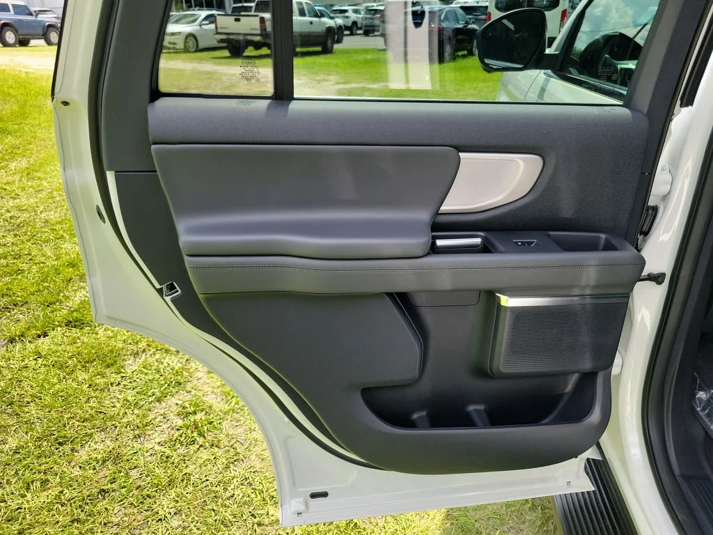 New 2027 Star White Metallic Tri-Coat Ford Active image 14
