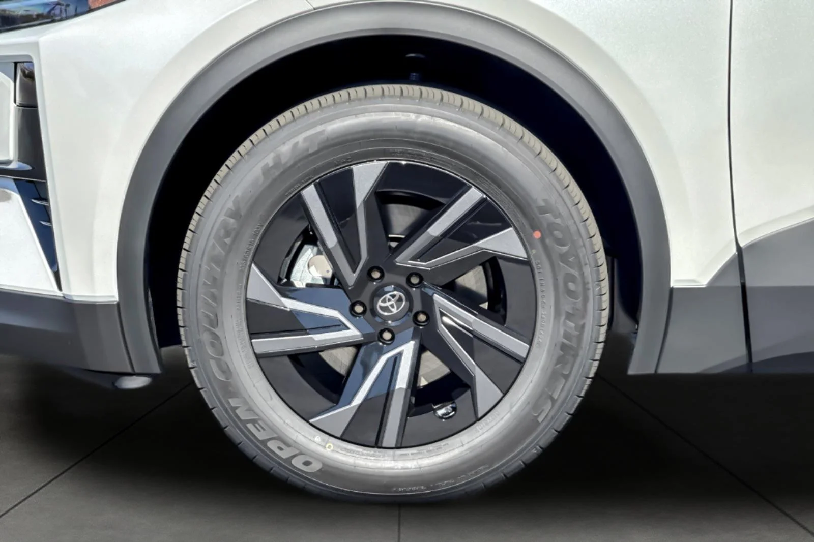 New 2026 Wind Chill Pearl <sup>1</sup> Toyota  SE image 25