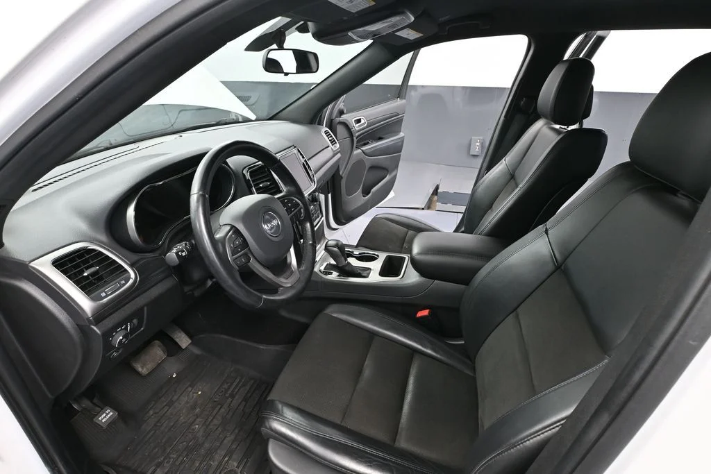Used 2021 White Jeep Laredo X image 25
