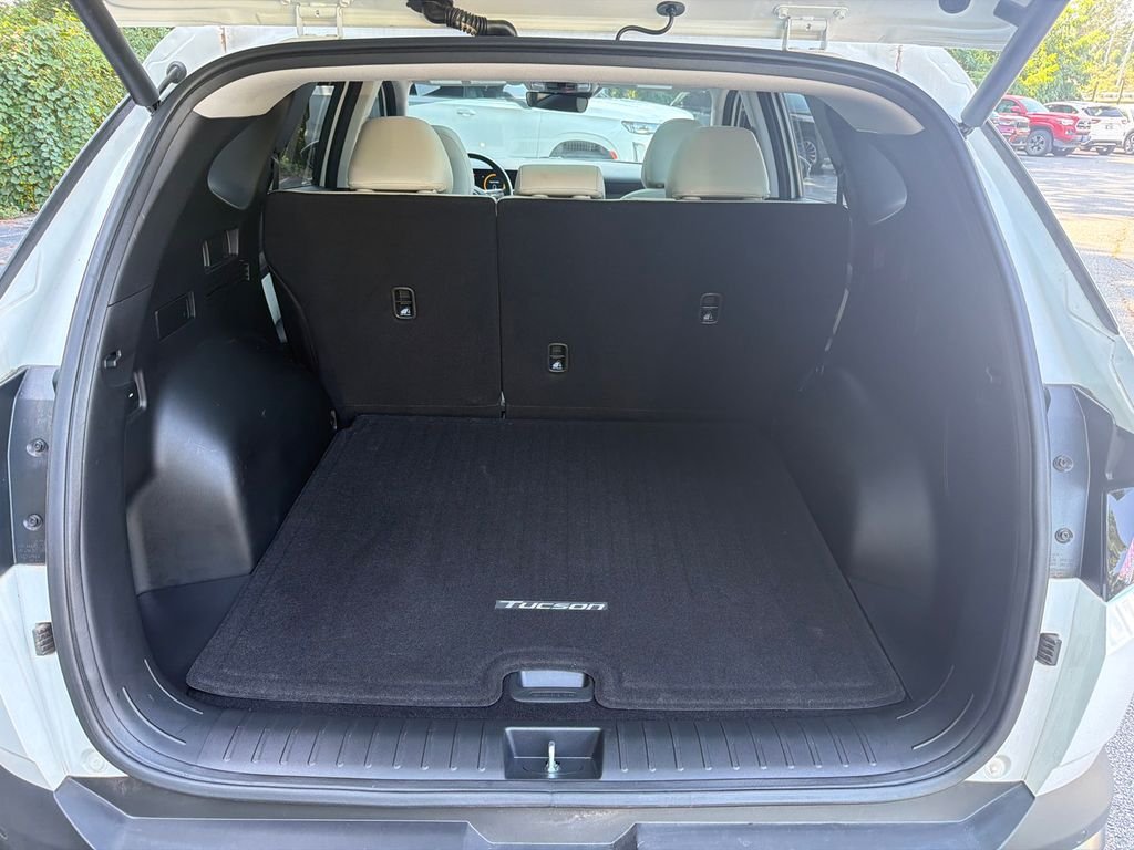 Used 2025 White Hyundai Limited image 18