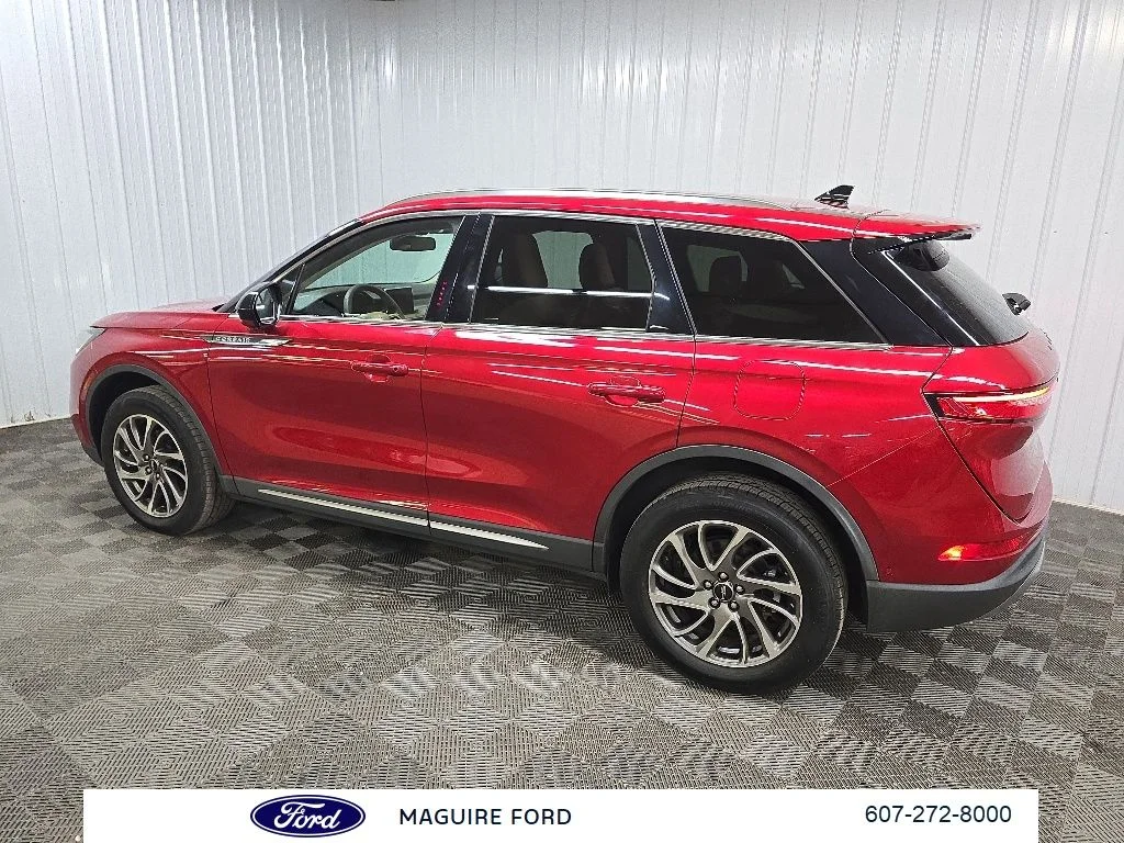 Used 2022 Red Lincoln Standard image 5