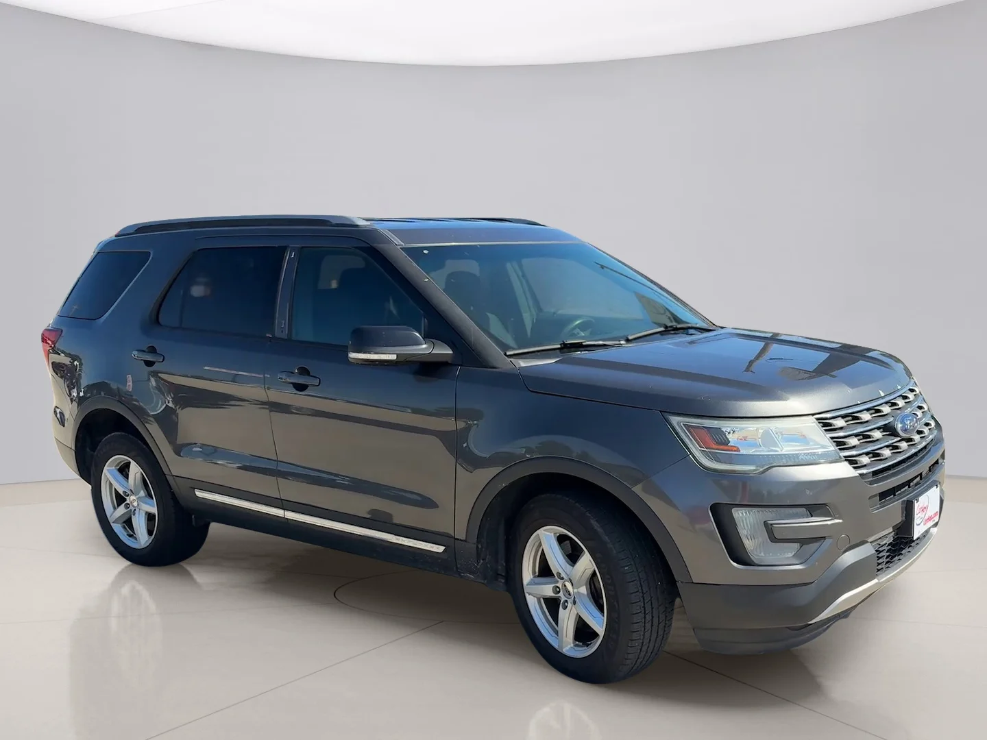Used 2016 Gray Ford XLT image 7