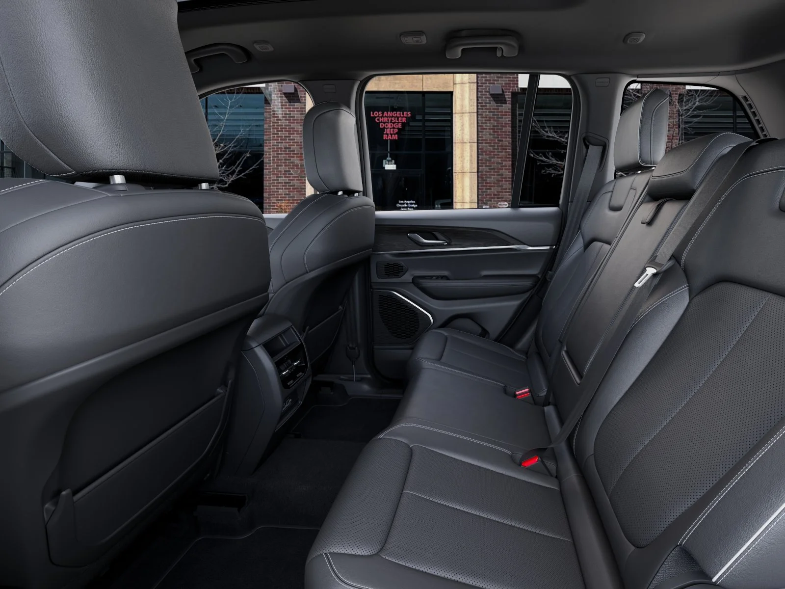 New 2026 Bright White Clear-Coat Exterior Paint Jeep Limited Reserve image 49