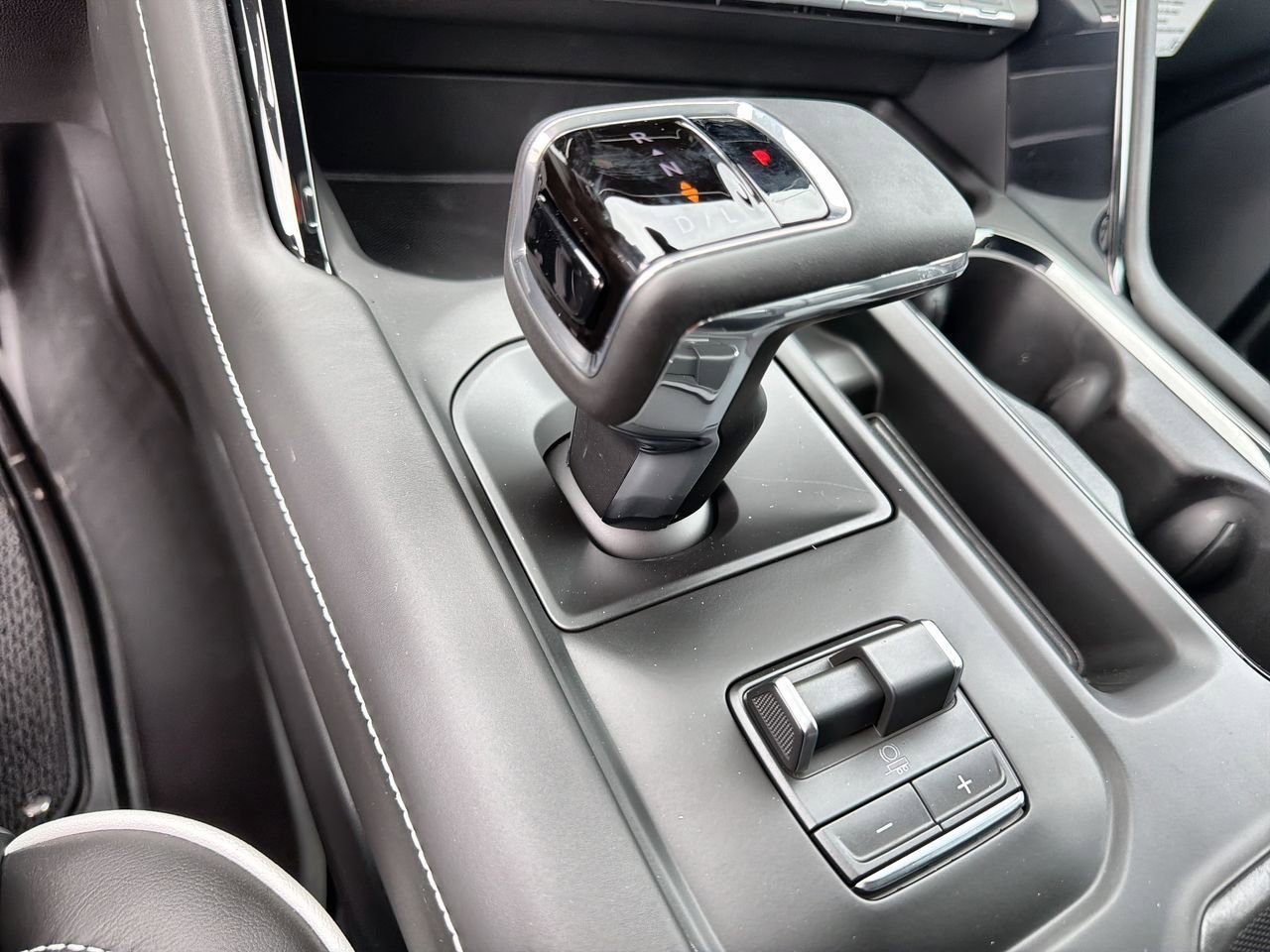 New 2026 Sterling Metallic GMC AT4X image 14