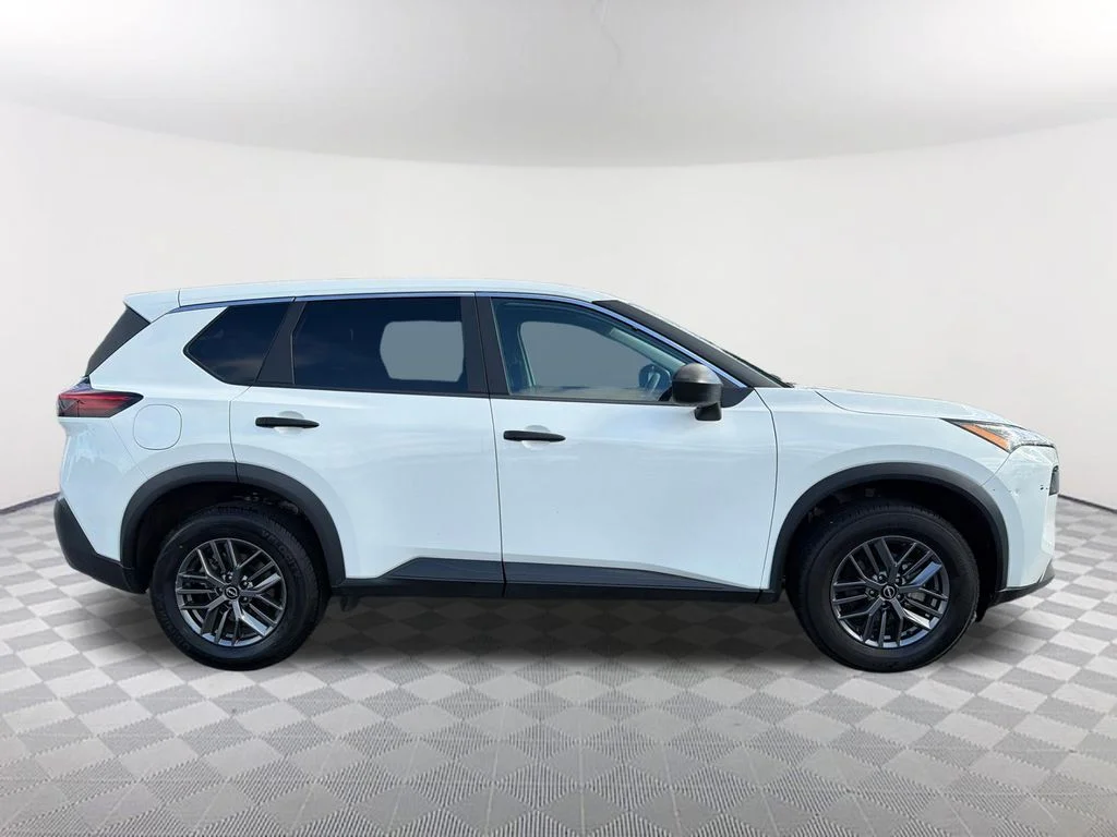 Used 2023 White Nissan S image 4