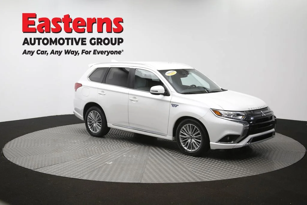 Used 2020 White Mitsubishi SEL image 48
