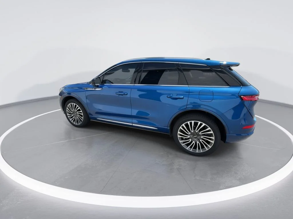 Used 2021 Blue Lincoln Standard image 5