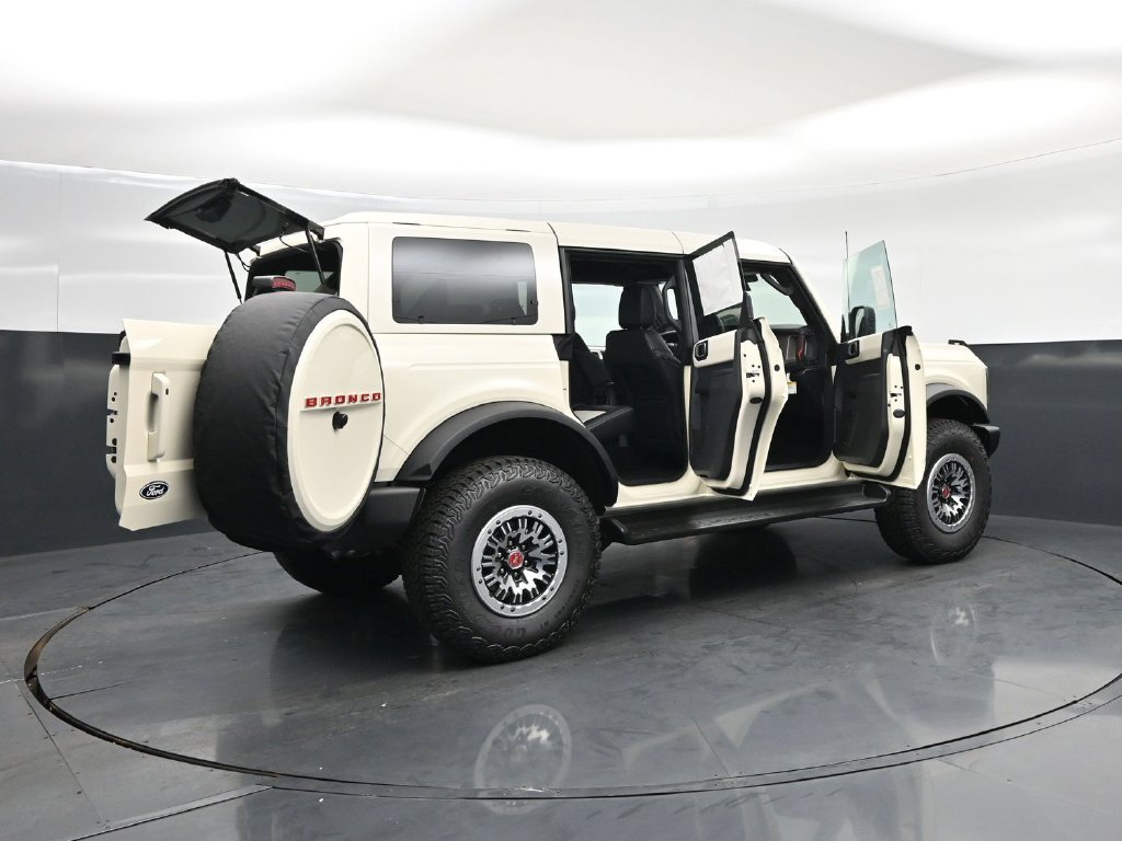 New 2026 White Ford Outer Banks image 5