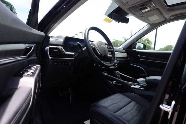 Used 2025 Ebony Black Kia SX-Prestige image 15