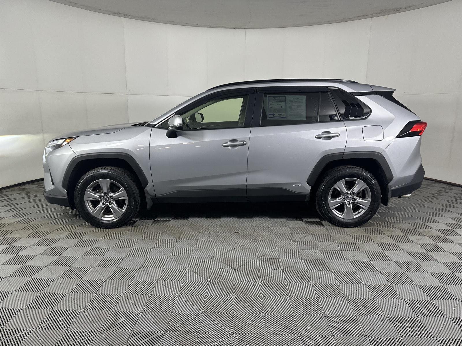 Used 2022 Silver Sky Metallic Toyota XLE image 17