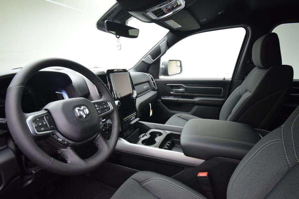 New 2026 Diamond Black Crystal Pearl-Coat Exterior Paint RAM Big Horn/Lone Star image 18