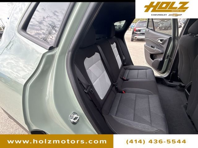 Certified Used 2024 Cacti Green Chevrolet 1RS image 23