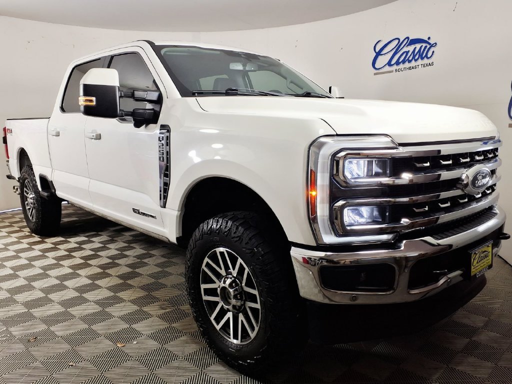 Used 2023 White Ford Lariat image 1