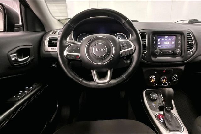 Used 2018 Olive Green Pearlcoat Jeep Sport image 6
