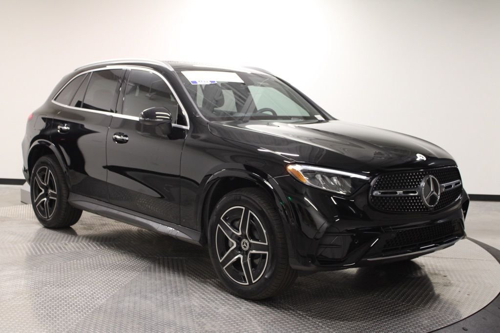 Used 2026  Mercedes-Benz GLC 300 image 9